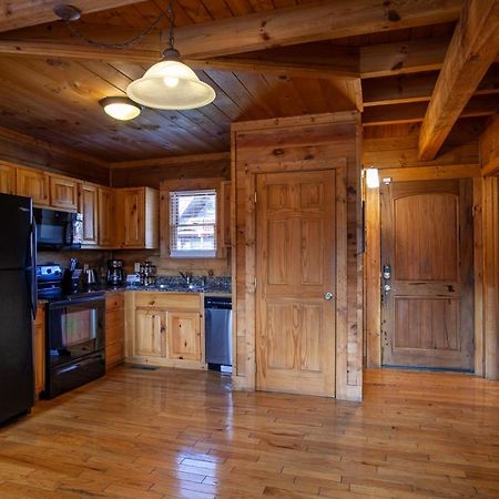 Home Sweet Hideaway Retreat Near Пиджен Фордж Екстериор снимка